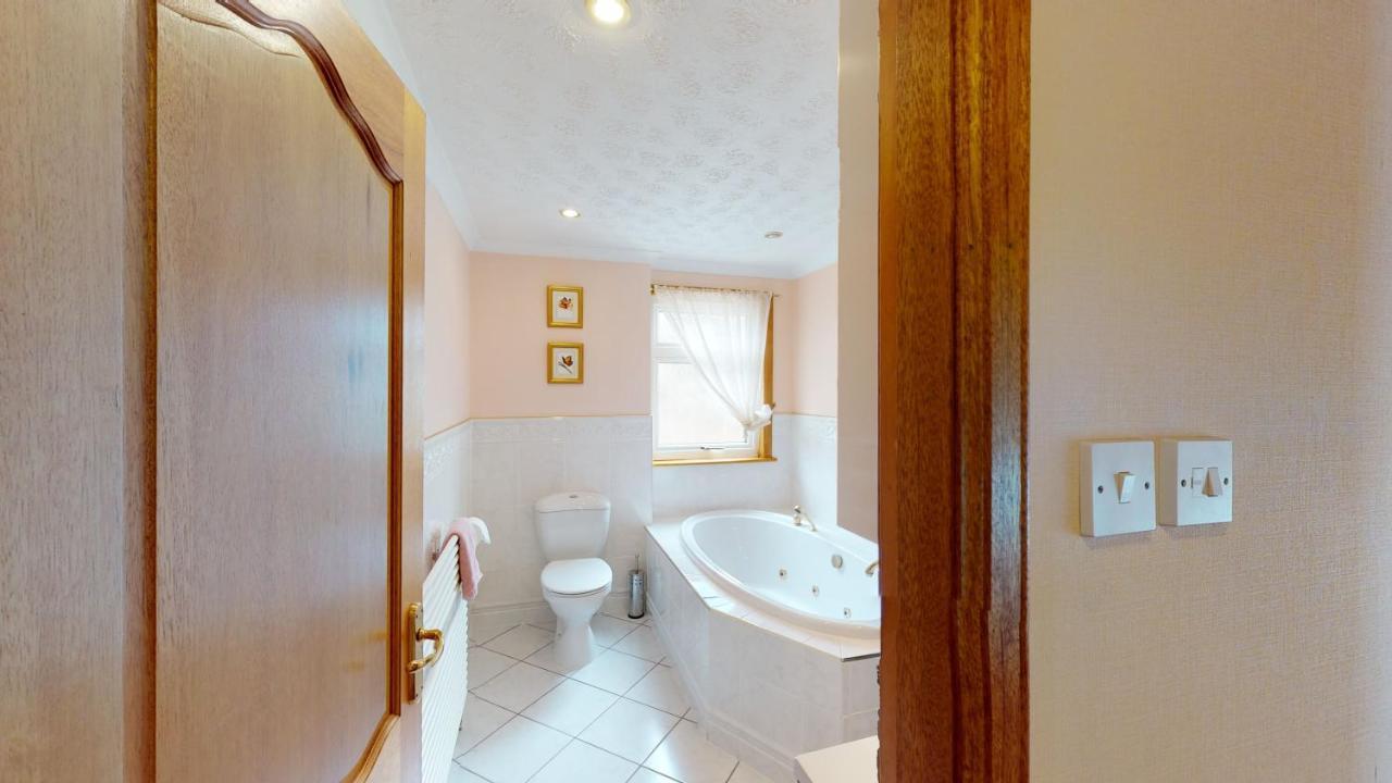 Вилла Puffins Nest Gardenstown Экстерьер фото
