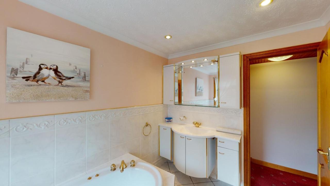 Вилла Puffins Nest Gardenstown Экстерьер фото
