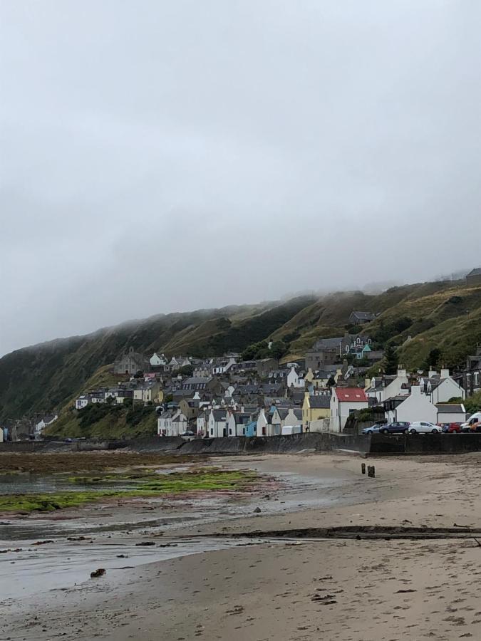 Вилла Puffins Nest Gardenstown Экстерьер фото