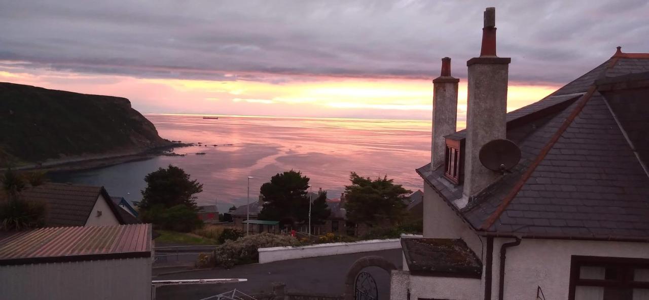 Вилла Puffins Nest Gardenstown Экстерьер фото